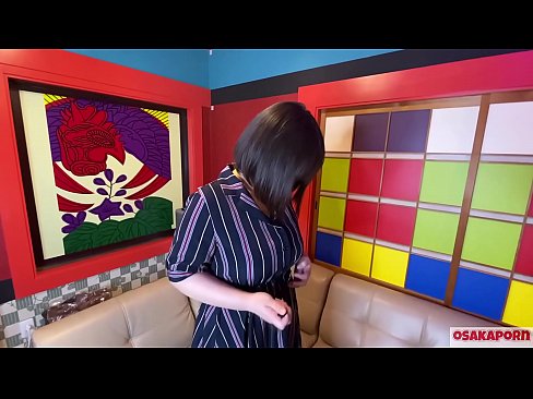 ❤️ Японская мілка з вялікімі сіськамі мастурбуе з дапамогай сэкс-цацак і адчувае аргазм. Яна распавядае ў інтэрв'ю пра свой ебаны вопыт. Вялізныя цыцкі і валасатая шапіках гучна стогнуць. Осакапорн ❤️❌ Порна відэа у нас ☑